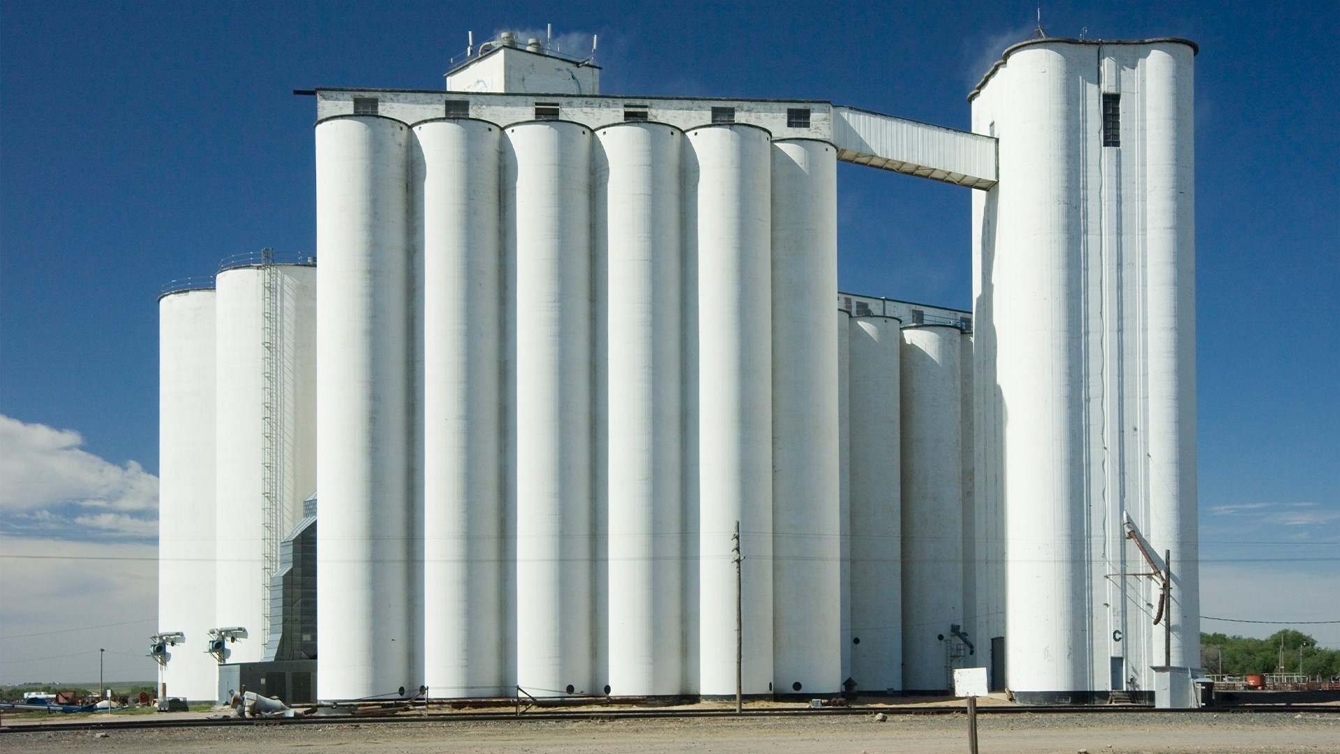 A modern grain elevator in Kansas.