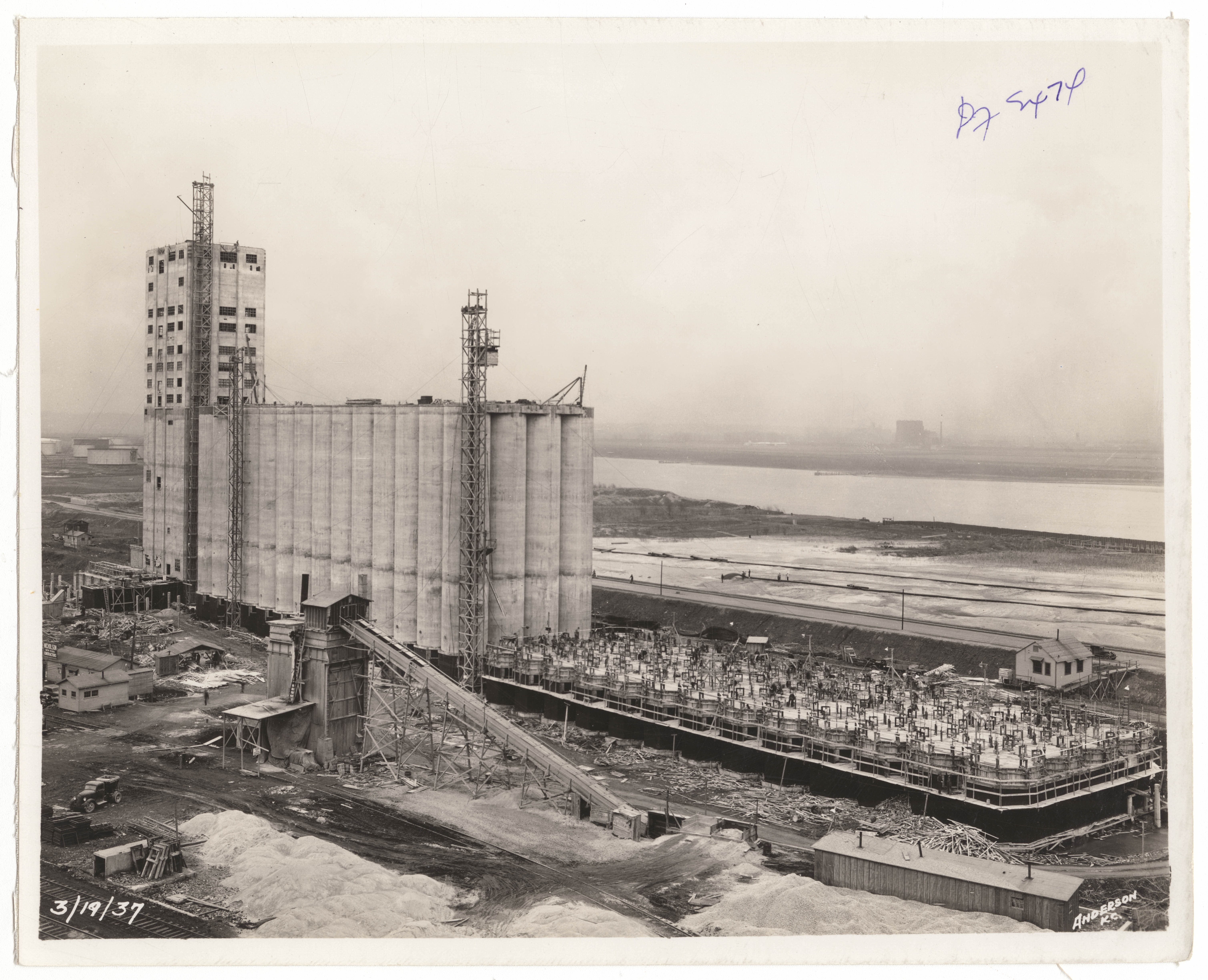 Construction of a grain elevator in Kansas City.